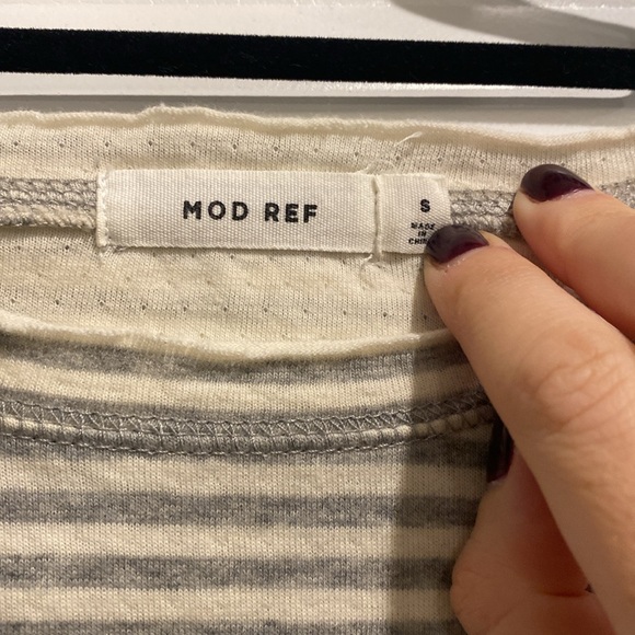 Mod Ref Grey Striped Top - Picture 2 of 4